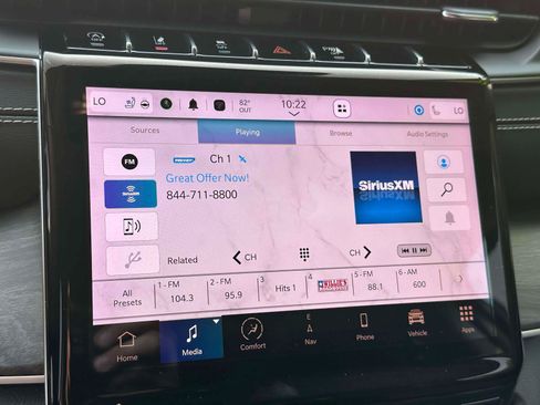 Used 2023 Jeep Grand Cherokee Limited w/ Luxury Tech Group II AWD/4WD image 26