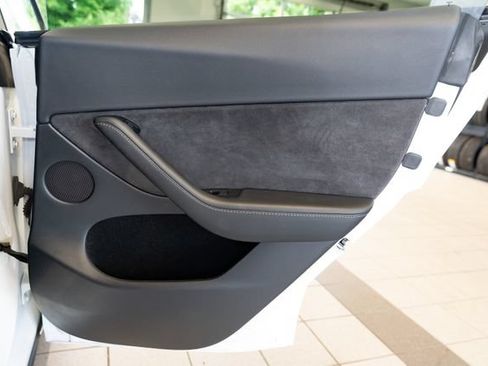 Used 2023 Tesla Model Y Long Range AWD/4WD image 30