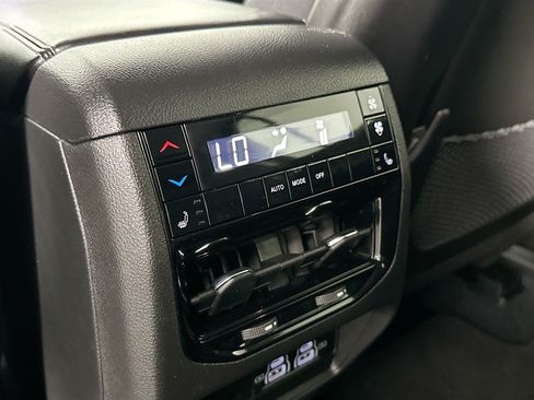 Used 2023 Jeep Grand Cherokee L Limited RWD image 25