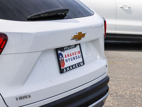 Used 2024 Chevrolet Trax LT w/ Driver Confidence Package image 9