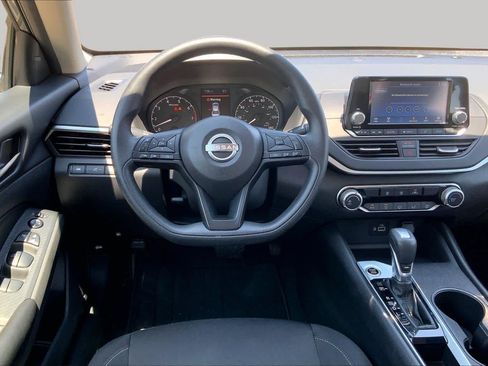 Used 2024 Nissan Altima 2.5 S FWD image 5