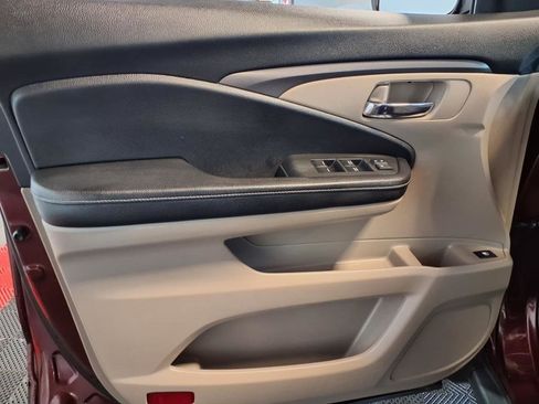 Used 2018 Honda Ridgeline RTL-T image 16