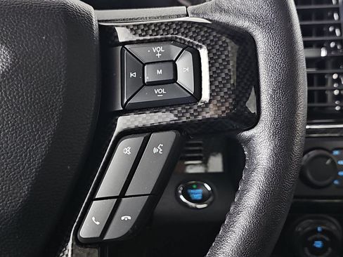 Used 2019 Ford F150 Lariat w/ Equipment Group 502A Luxury AWD/4WD image 17