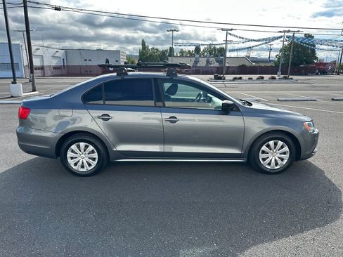 Used 2011 Volkswagen Jetta S FWD image 8