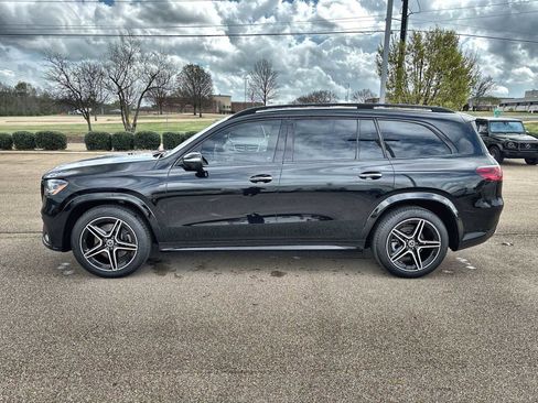 Used 2025 Mercedes-Benz GLS 450 4MATIC image 5