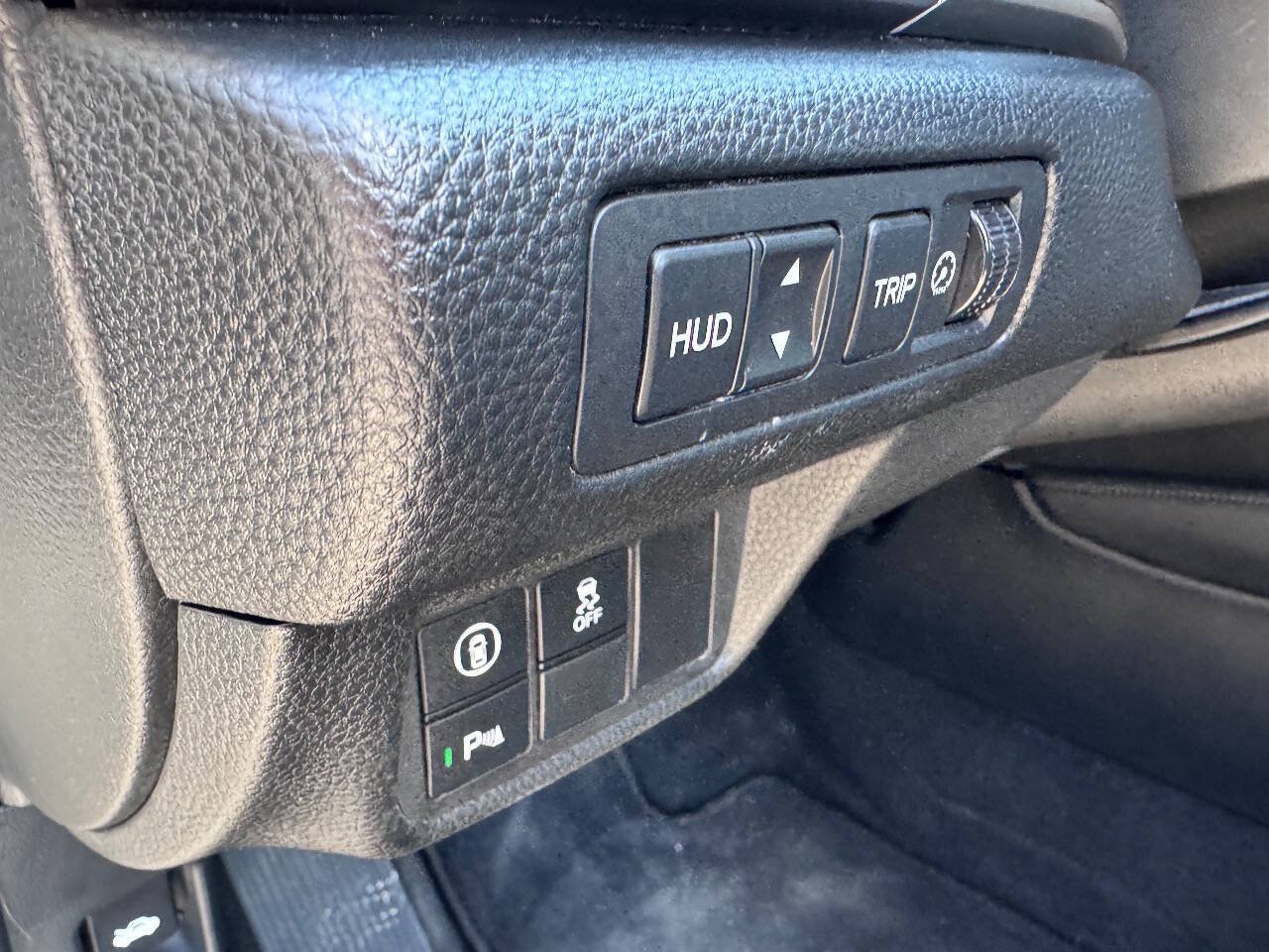 Used 2018 Honda Accord Touring image 10