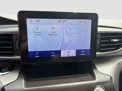 Used 2020 Ford Explorer XLT w/ Equipment Group 202A AWD/4WD image 23