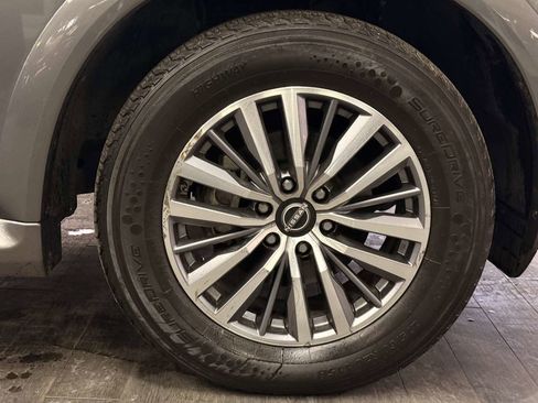 Used 2023 Nissan Armada SL w/ Captain's Chairs Package image 43