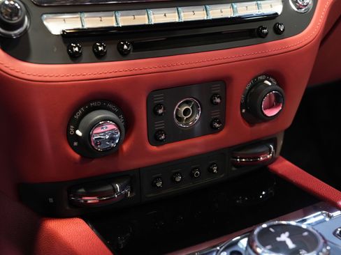 Used 2016 Rolls-Royce Wraith COUPE 2D image 43