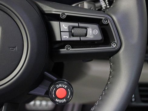 Used 2025 Porsche 911 Carrera 4 GTS image 26