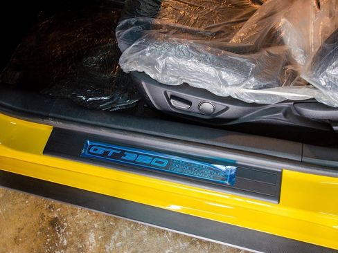 Used 2016 Ford Mustang Shelby GT350 w/ Technology Package image 34