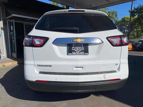 Used 2017 Chevrolet Traverse LT FWD image 7