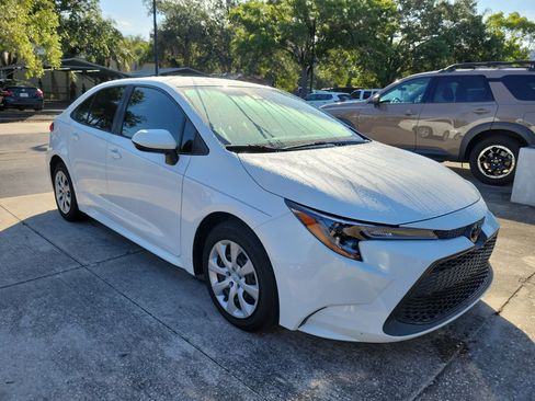 Used 2020 Toyota Corolla LE FWD image 1