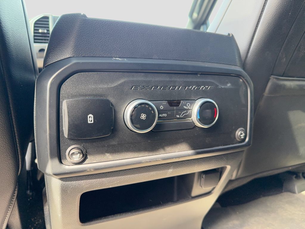 Used 2021 Ford Expedition XLT AWD/4WD image 24
