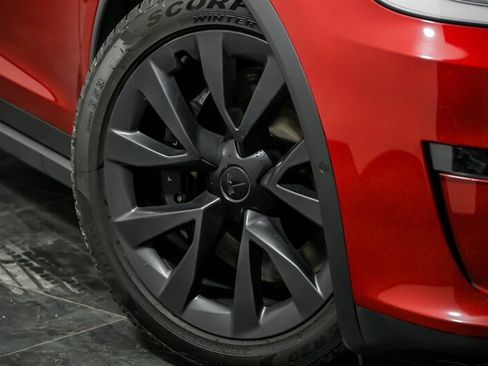 Used 2022 Tesla Model X image 3