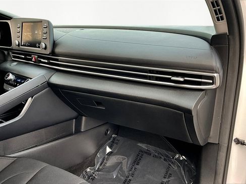 Used 2022 Hyundai Elantra SEL w/ Cargo Package image 17