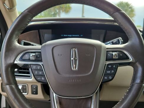 Certified 2022 Lincoln Navigator L Reserve RWD image 21
