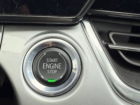 Used 2024 Chevrolet Trax LT w/ Driver Confidence Package FWD image 21