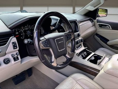 Used 2019 GMC Yukon Denali w/ Enhanced Security Package AWD/4WD image 14