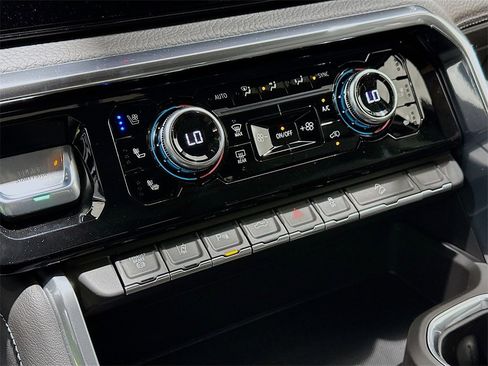 New 2026 GMC Sierra 2500 Denali w/ Denali Reserve Package image 15