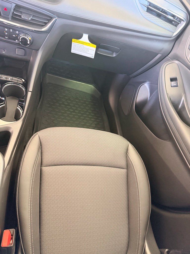Used 2025 Buick Encore GX Preferred w/ Comfort Package FWD image 25