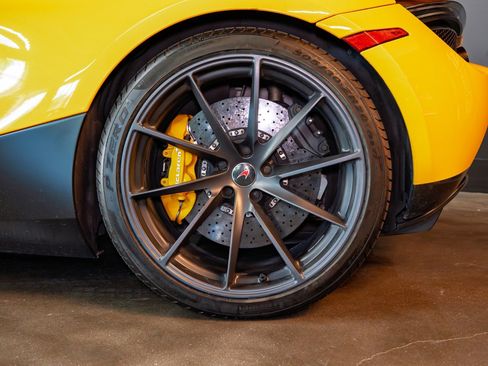 Used 2018 McLaren 720S Performance image 21