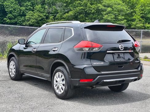 Used 2017 Nissan Rogue S w/ S Appearance Package AWD/4WD image 5