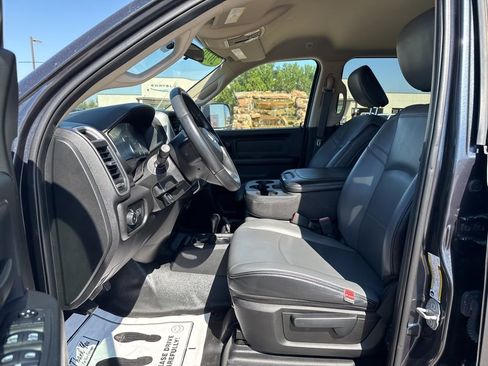 Used 2020 RAM 2500 Tradesman w/ Chrome Appearance Group AWD/4WD image 9