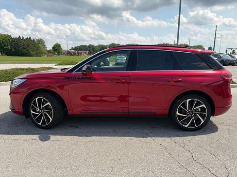 Used 2025 Lincoln Corsair Grand Touring w/ Equipment Group 301A AWD/4WD image 4