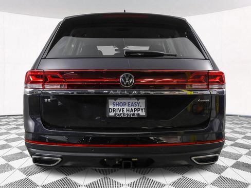 Used 2025 Volkswagen Atlas SE w/ Black Wheel Package image 16