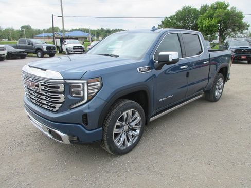 New 2026 GMC Sierra 1500 Denali w/ Denali Reserve Package AWD/4WD image 11