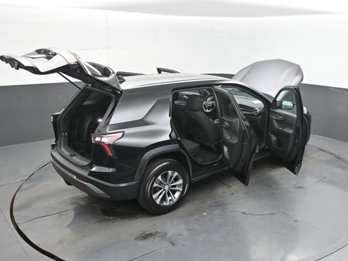 Used 2025 Chevrolet Equinox LT FWD image 35