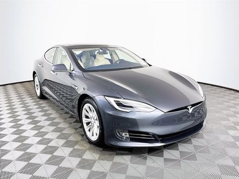 Used 2018 Tesla Model S 100D image 3