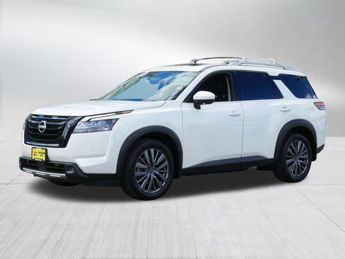 Certified 2023 Nissan Pathfinder SL w/ SL Premium Package AWD/4WD image 3