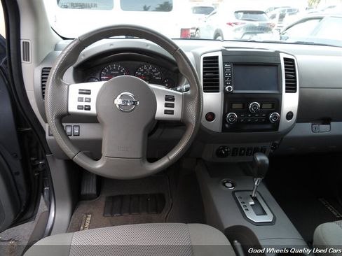 Used 2020 Nissan Frontier SV w/ Midnight Edition Floor Mats AWD/4WD image 16