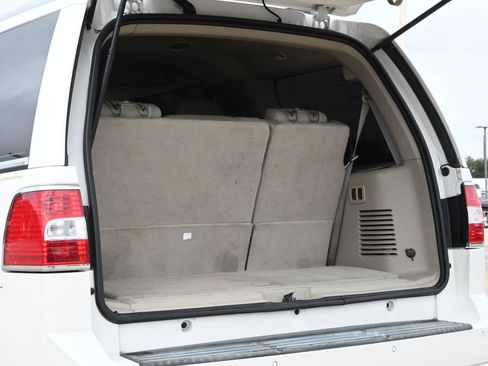 Used 2013 Lincoln Navigator 2WD w/ HD Trailer Tow Pkg image 22