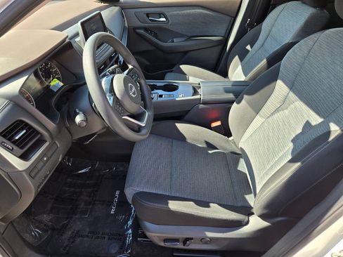 Certified 2023 Nissan Rogue SV FWD image 13