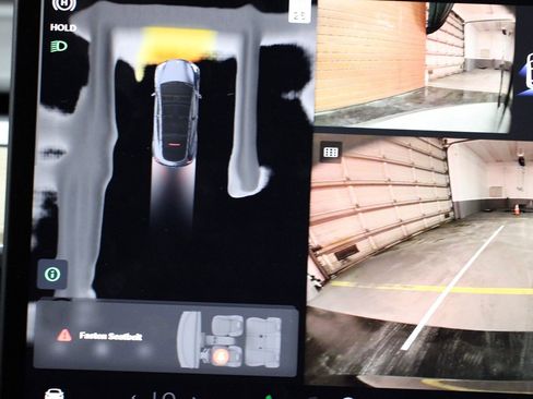 Used 2023 Tesla Model Y Long Range image 16