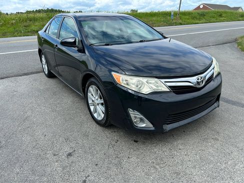 Used 2012 Toyota Camry XLE w/ Leather Pkg FWD image 3