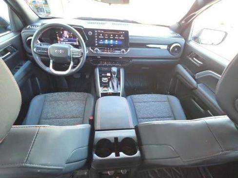 Used 2023 Chevrolet Colorado Z71 image 14