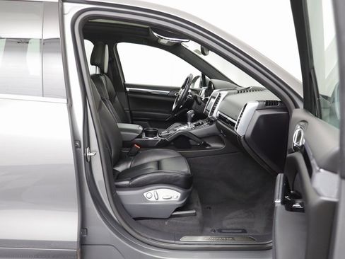 Used 2016 Porsche Cayenne image 20