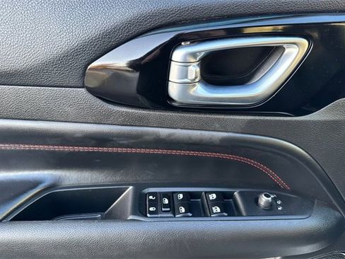 Used 2024 Jeep Compass Trailhawk image 14