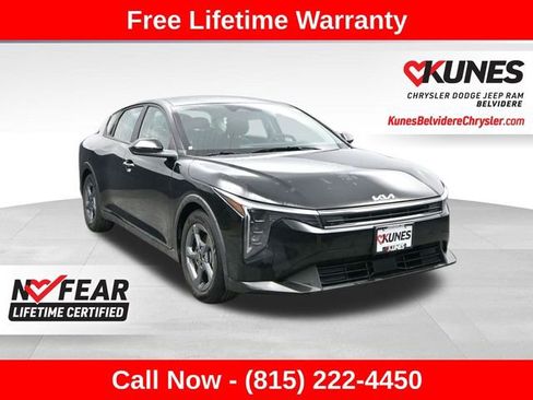 Used 2025 Kia K4 LXS image 1