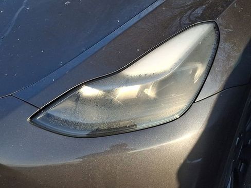 Used 2024 Tesla Model Y Performance image 9