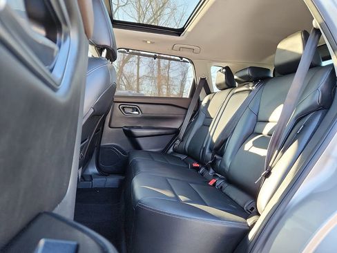 Certified 2021 Nissan Rogue SL w/ Premium Package image 11