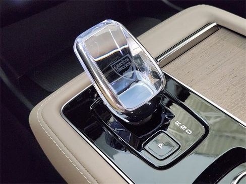 New 2026 Volvo XC90 B6 Plus w/ Protection Package Premier image 20