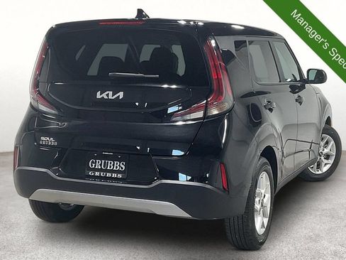 Used 2025 Kia Soul LX FWD image 2