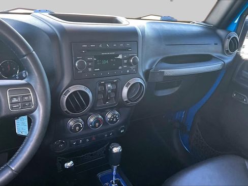 Used 2015 Jeep Wrangler Unlimited Sport w/ Quick Order Package 24S AWD/4WD image 6