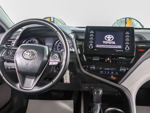 Used 2023 Toyota Camry SE FWD image 17