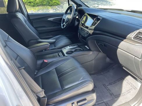 Used 2023 Honda Passport TrailSport image 17